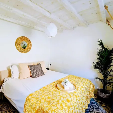 Cozy 3 Bedroom - Close To