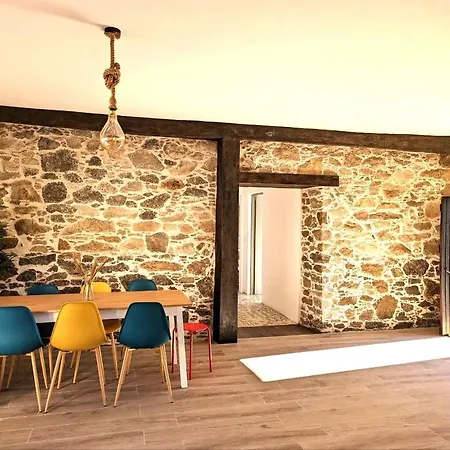 Cozy 3 Bedroom - Close To *