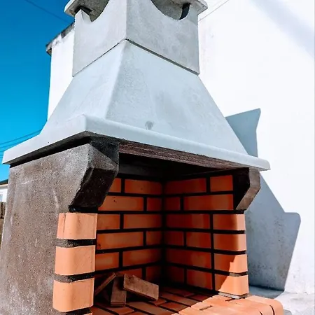 別荘 Cozy 3 Bedroom - Close To