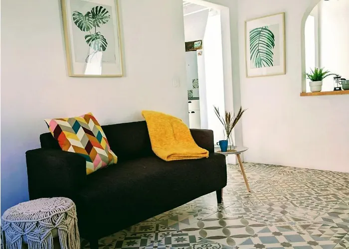 Cozy 3 Bedroom - Close To Holiday home *