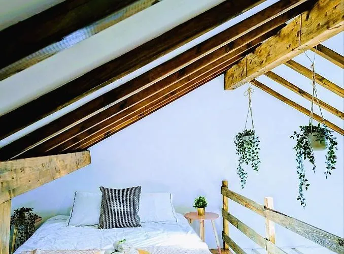 Cozy 3 Bedroom - Close To *